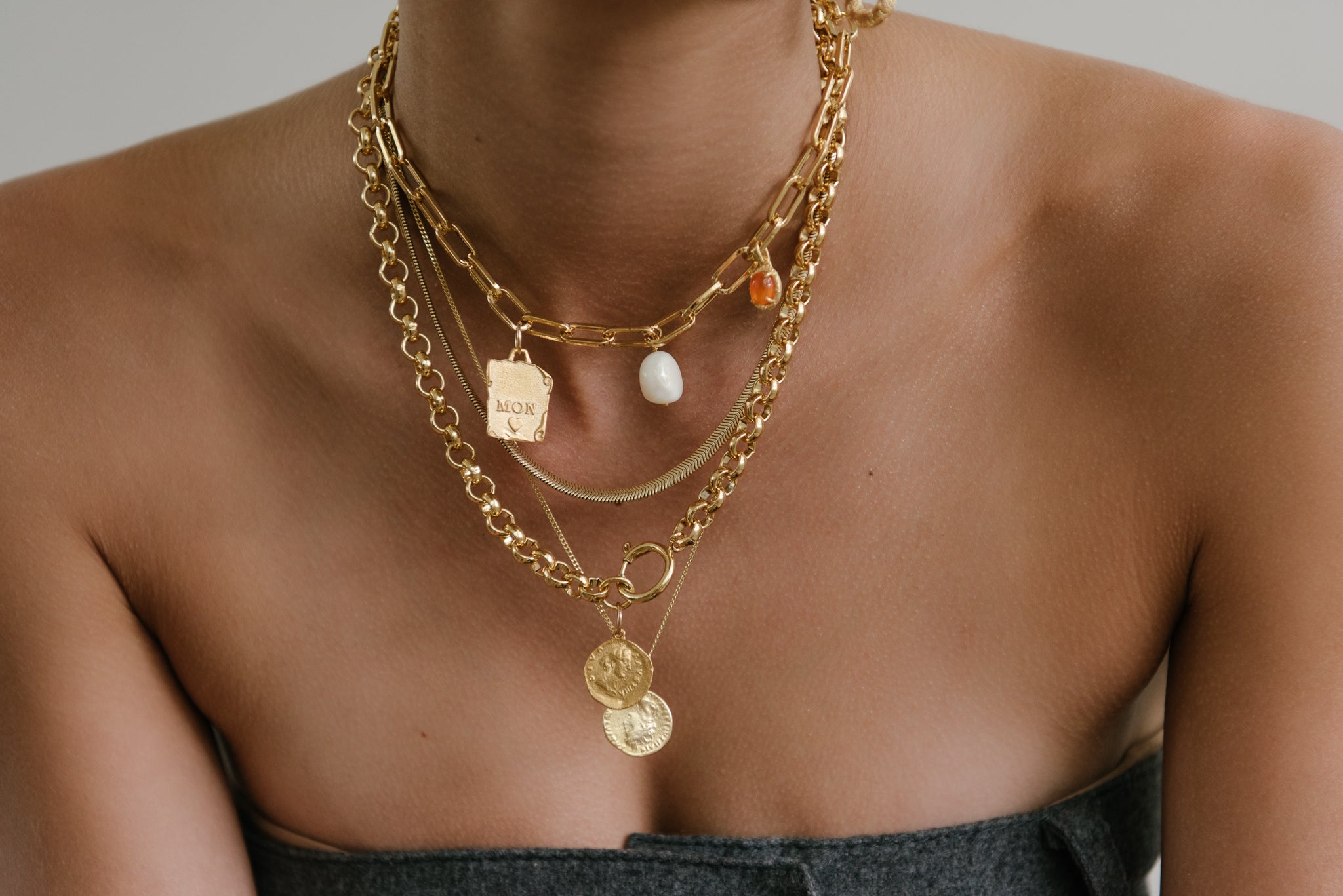 【定価11万】AMIRI MA LOGO NECKLACE ゴールド 定価11万】AMIRI MA LOGO NECKLACE ゴールド - メルカリ